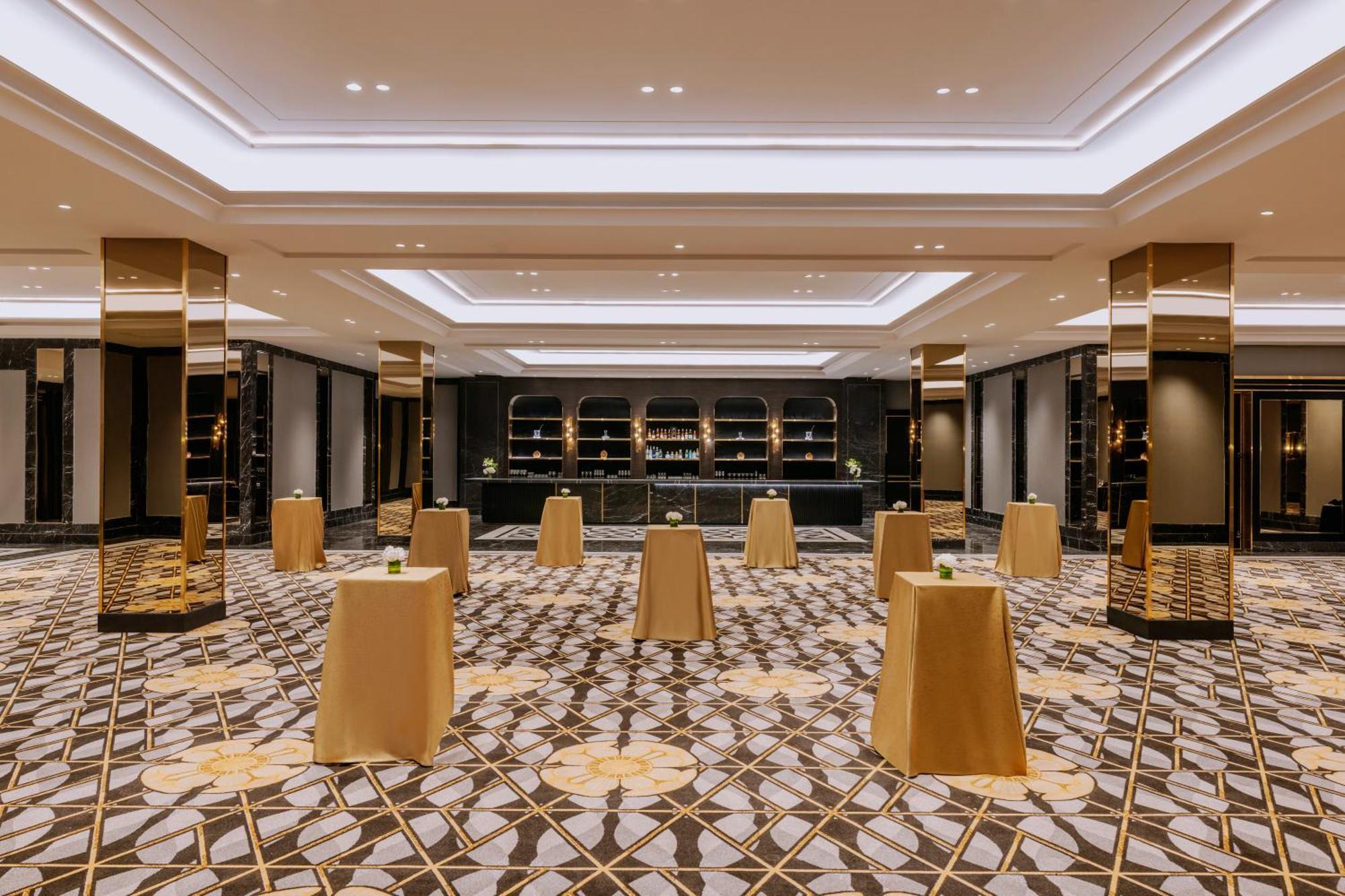 Отель Fairmont Мумбаи Экстерьер фото
