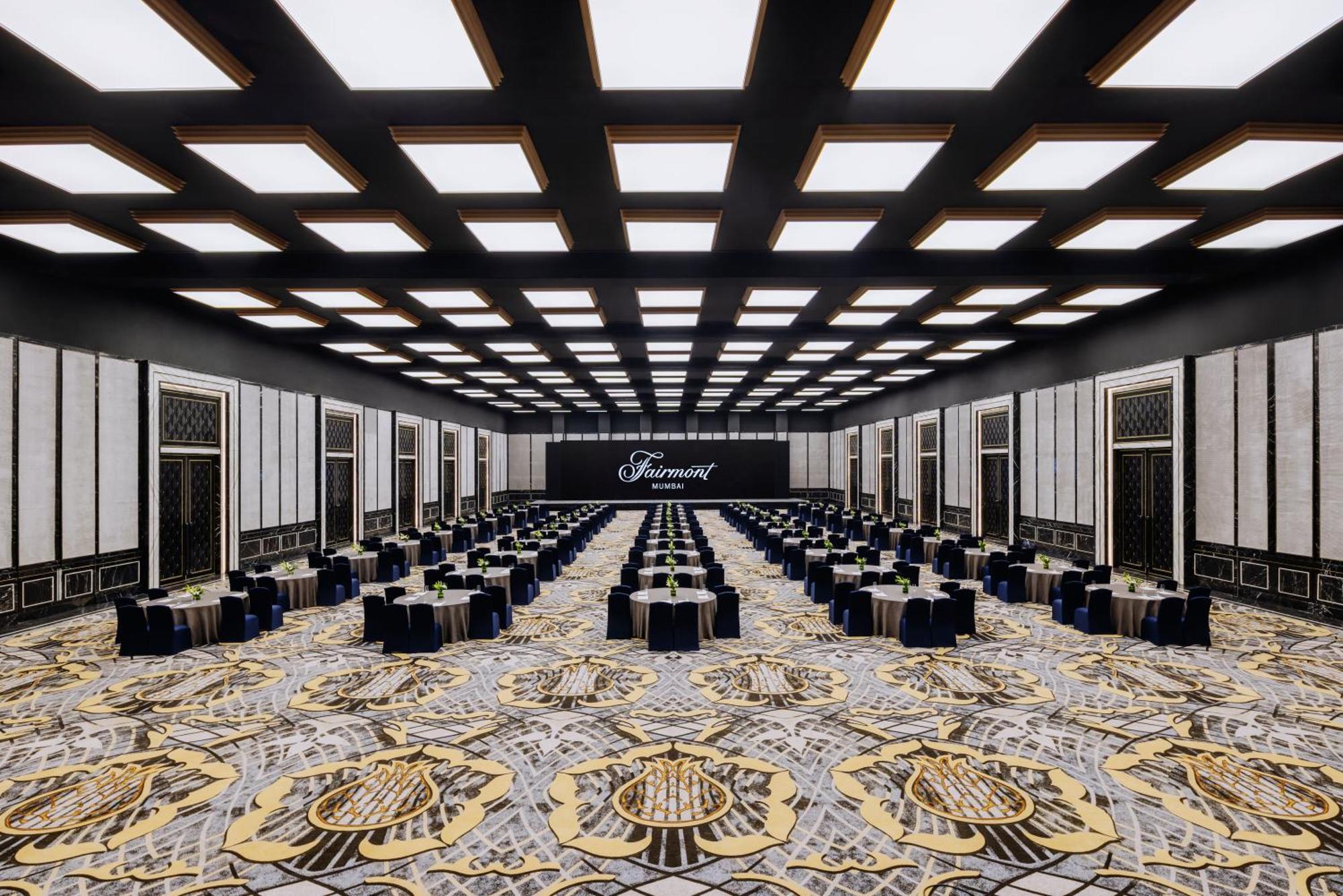 Отель Fairmont Мумбаи Экстерьер фото